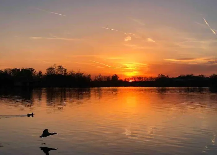 ספינת מלון Na Hrote Ostrova Dobrodruzne Byvanie Na Hausbote ברטיסלאבה