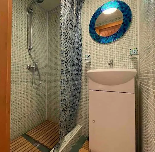 Úszó hotel Na Hrote Ostrova Dobrodruzne Byvanie Na Hausbote *