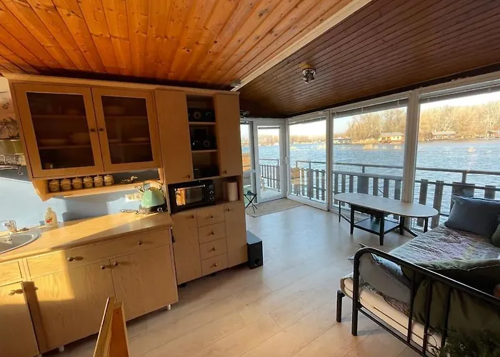 ספינת מלון Na Hrote Ostrova Dobrodruzne Byvanie Na Hausbote ברטיסלאבה