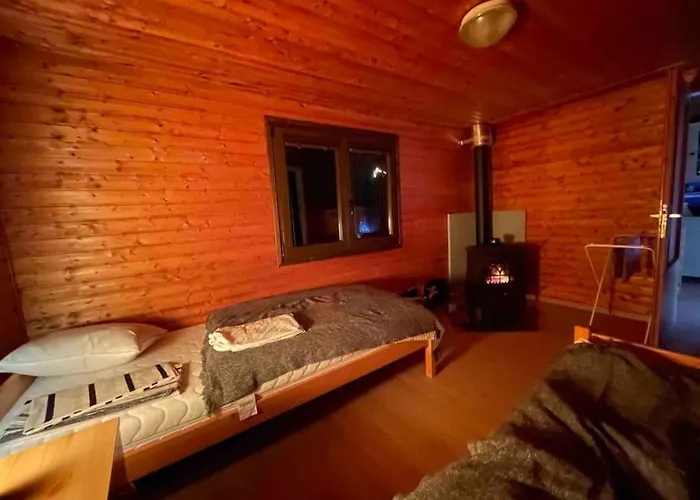 Na Hrote Ostrova Dobrodruzne Byvanie Na Hausbote Úszó hotel Pozsony